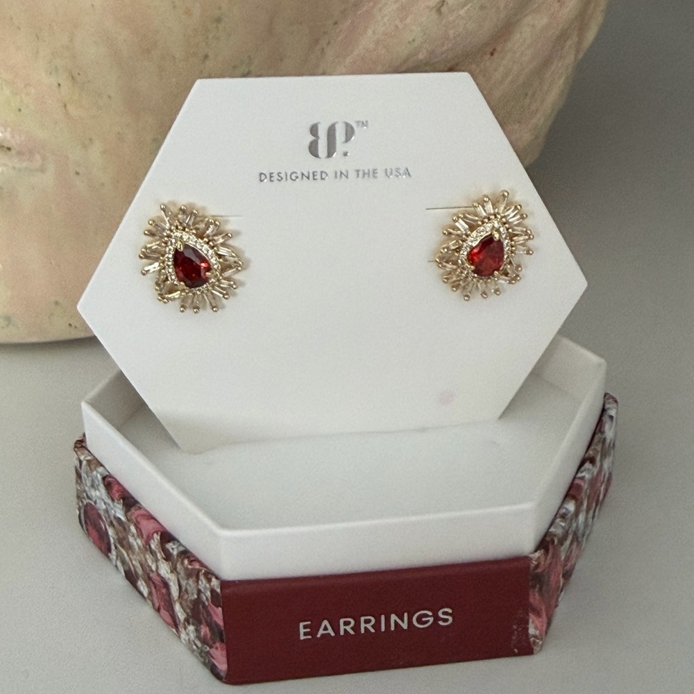 Sculpted to Shimmer BP January 2026 earrings